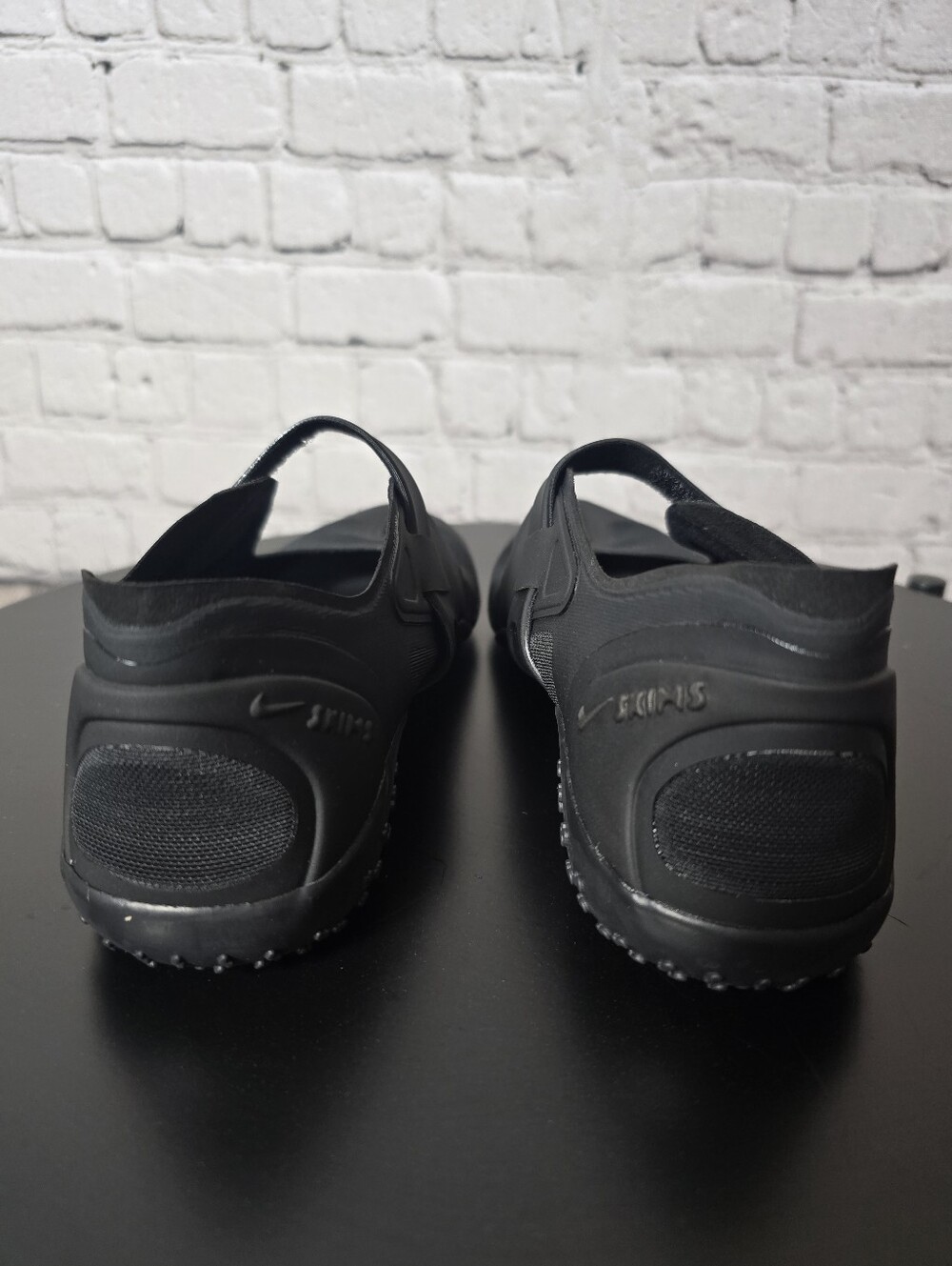 NikeSKIMS RIFT MESH Sneaker - Picture 8 of 10
